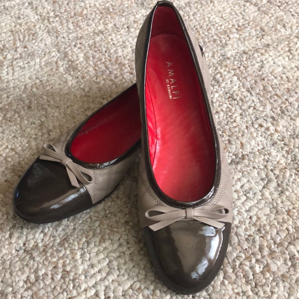 Amalfi Taupe and Brown Flats